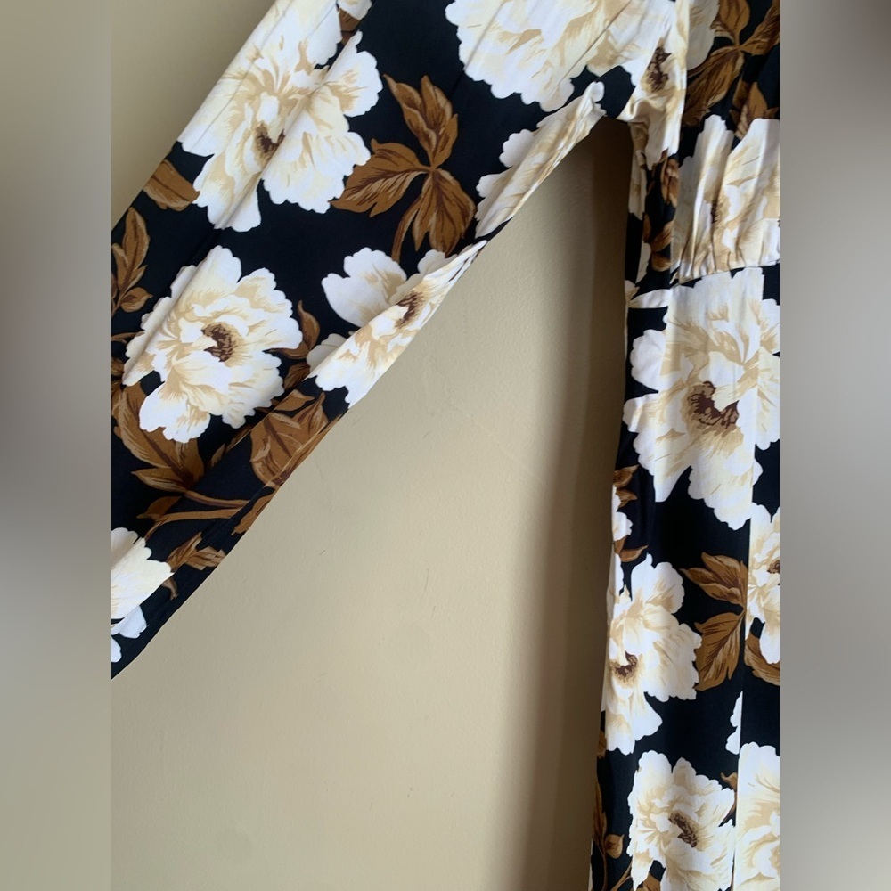 Old Navy Floral Smocked Maxi Dress Black Brown White Size Medium Empire NWT - Picture 3 of 10